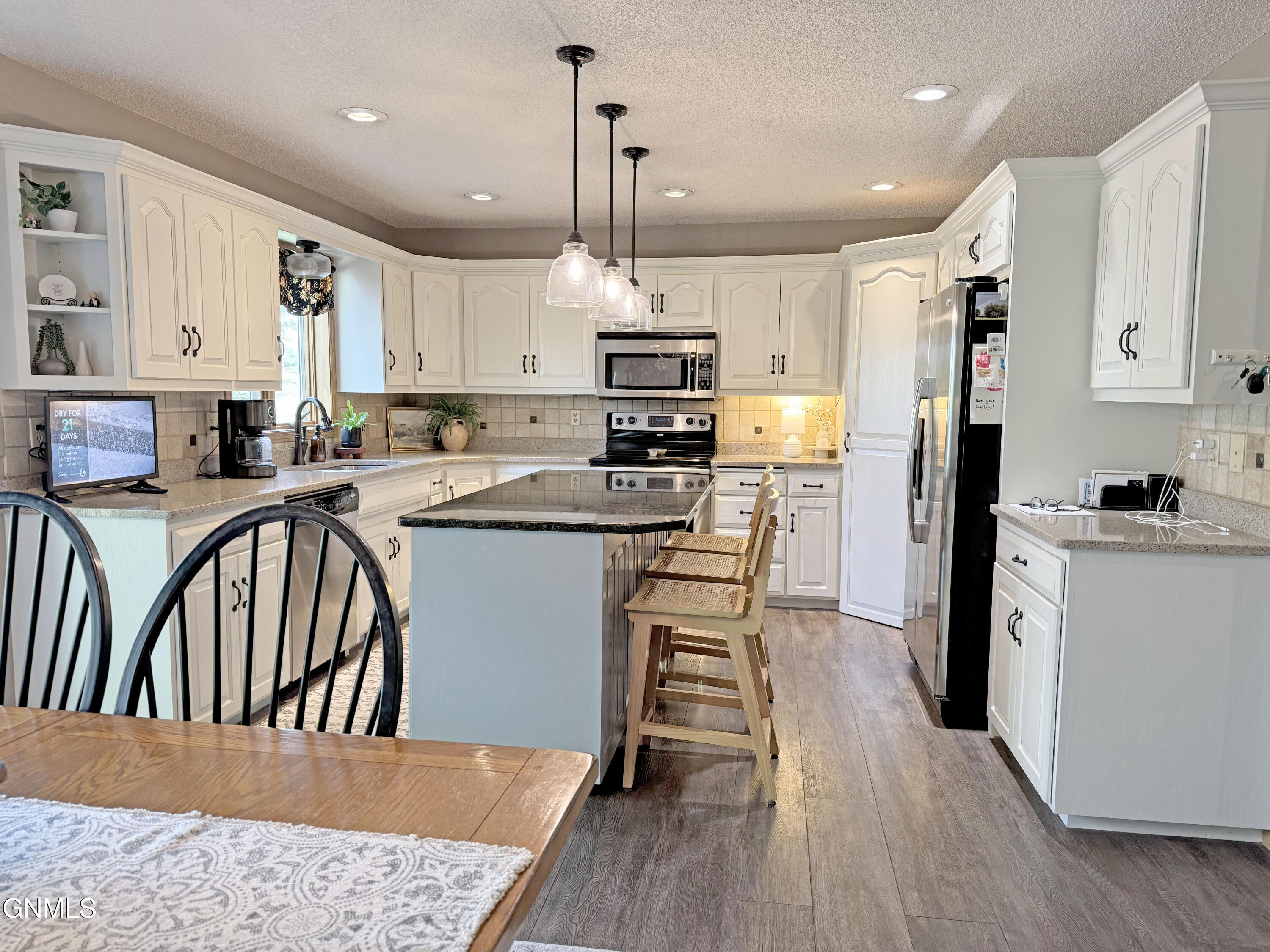 Bismarck, North Dakota, 58503, United States, 5 Bedrooms Bedrooms, ,2 BathroomsBathrooms,Residential,For Sale,2001566