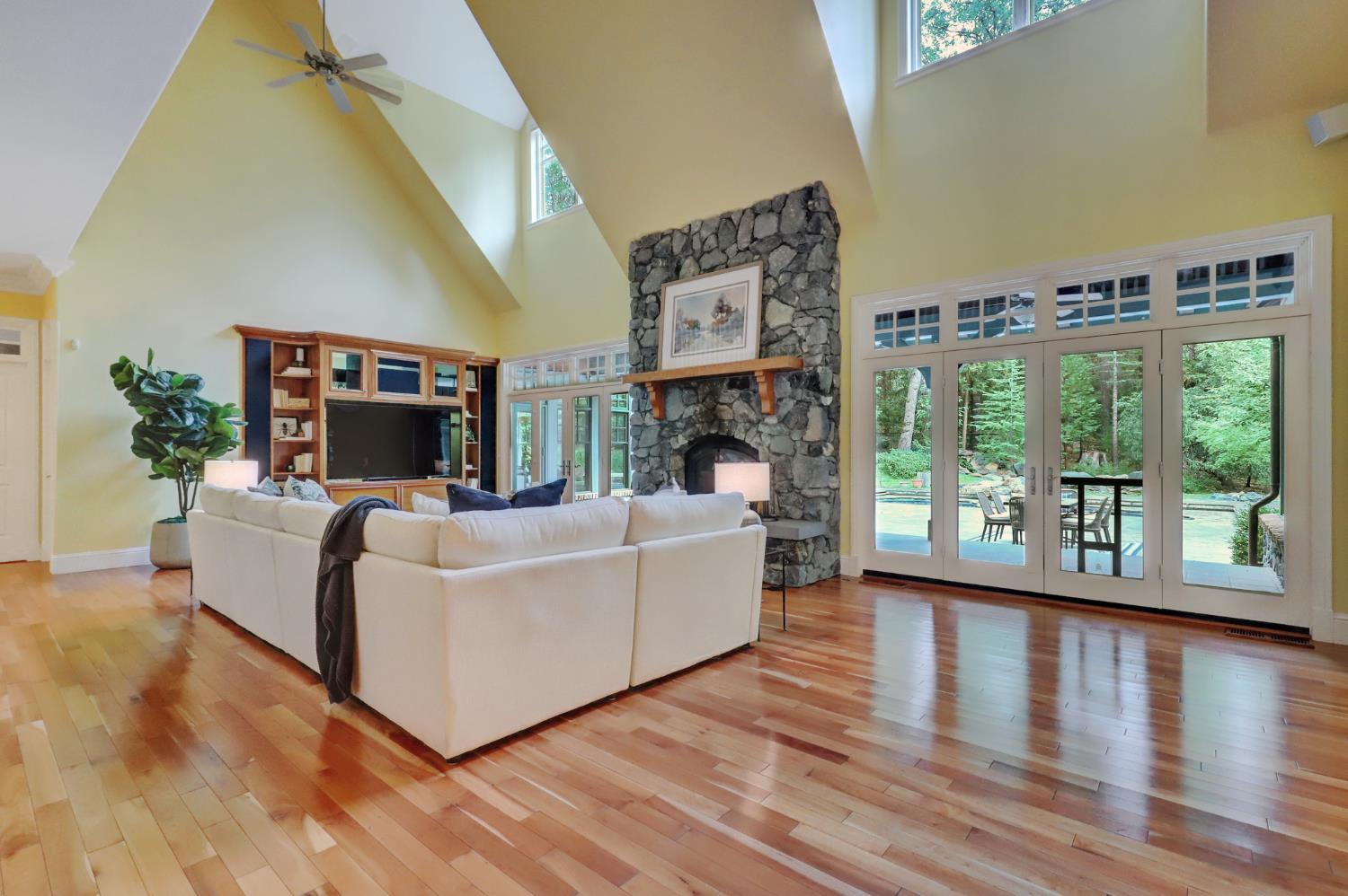 Nevada City, California, 95959, United States, 4 Bedrooms Bedrooms, ,6 BathroomsBathrooms,Residential,For Sale,2009242