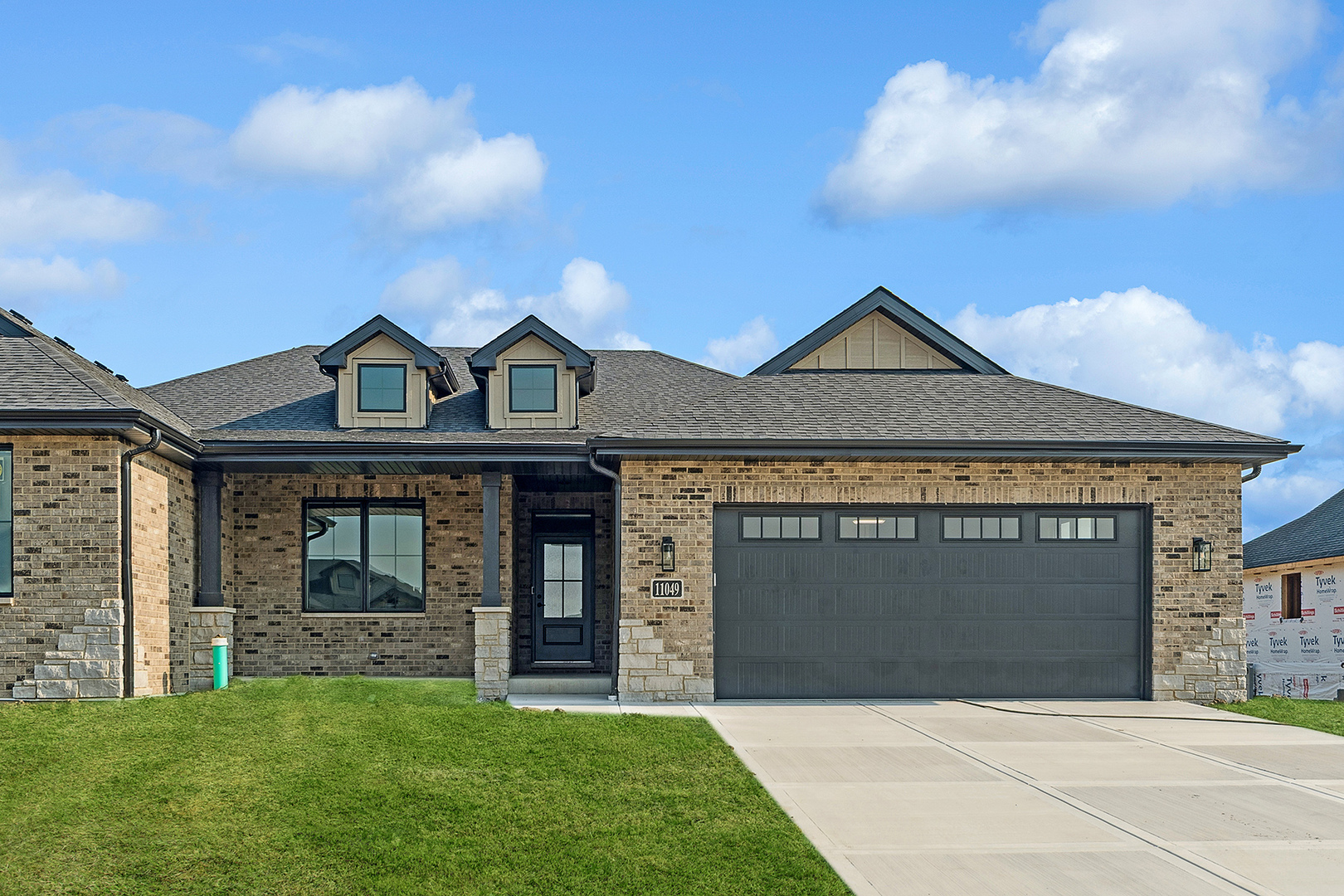 Orland Park, Illinois, 60467, United States, 2 Bedrooms Bedrooms, ,2 BathroomsBathrooms,Residential,For Sale,1921917