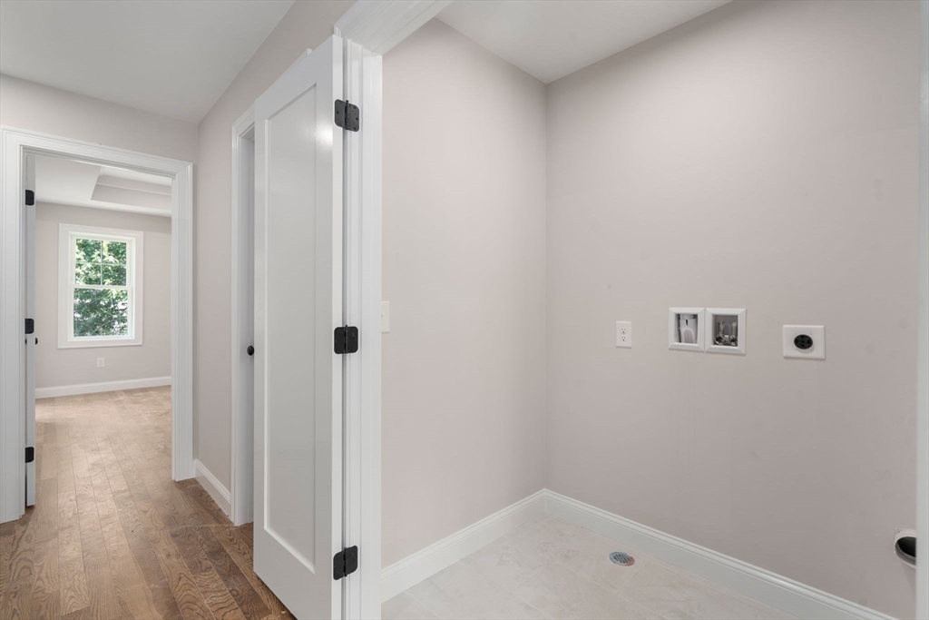 Worcester, Massachusetts, 01606, United States, 3 Bedrooms Bedrooms, ,3 BathroomsBathrooms,Residential,For Sale,1992999