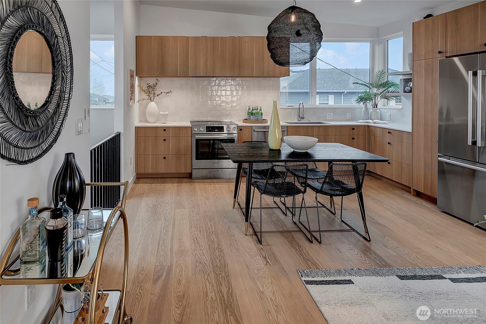 Seattle, Washington, 98199, United States, 2 Bedrooms Bedrooms, ,1 BathroomBathrooms,Residential,For Sale,1950850