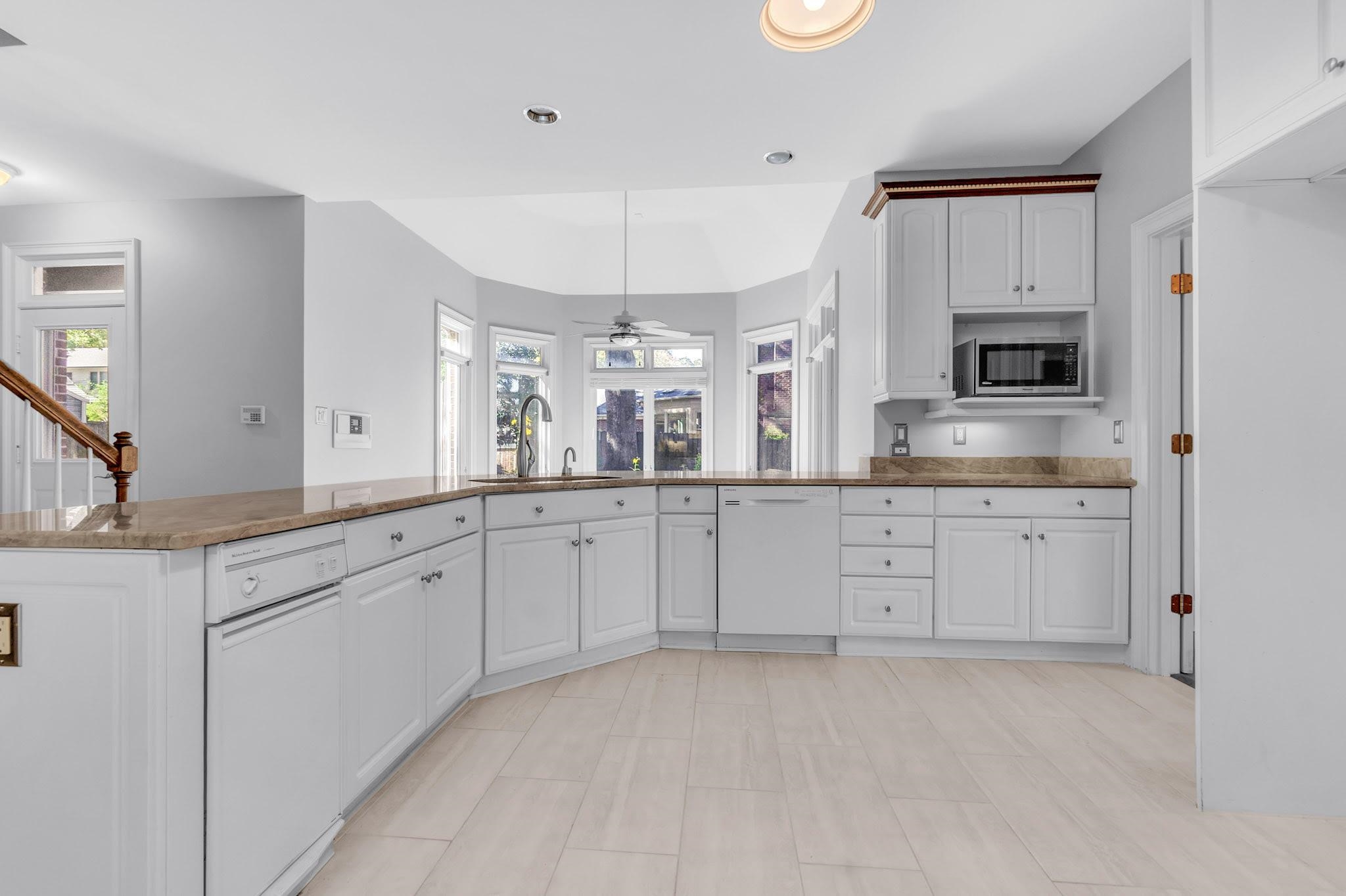 Germantown, Tennessee, 38139, United States, 6 Bedrooms Bedrooms, ,6 BathroomsBathrooms,Residential,For Sale,1987411