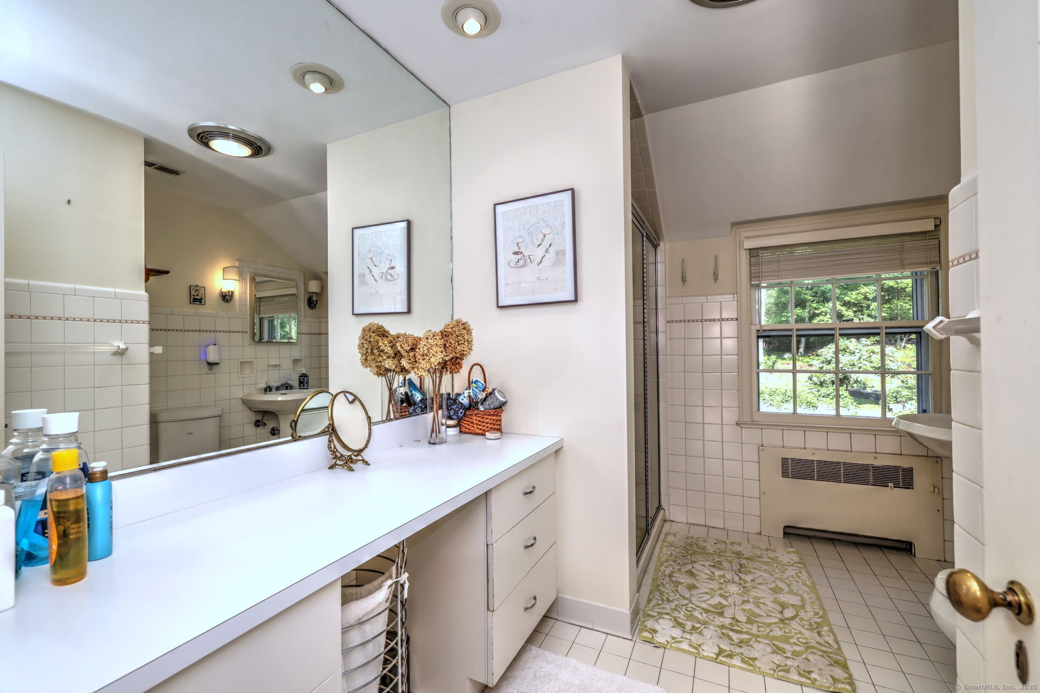 Woodbridge, Connecticut, 06525, United States, 4 Bedrooms Bedrooms, ,4 BathroomsBathrooms,Residential,For Sale,1902823