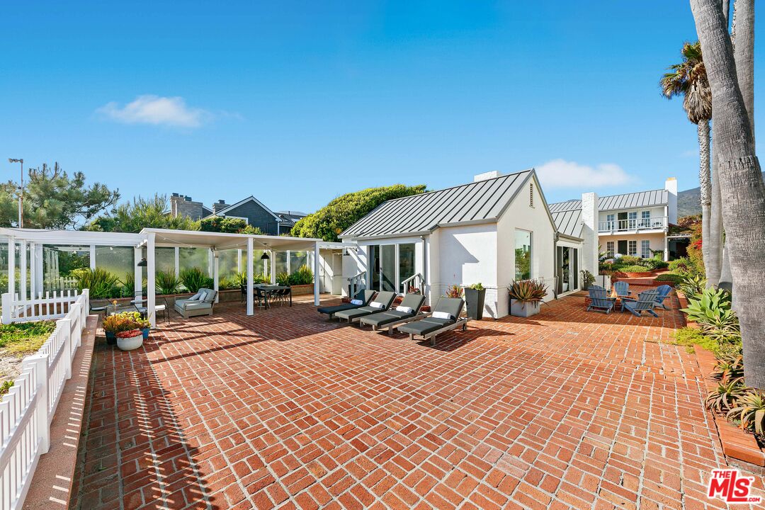 Malibu, California, 90265, United States, 4 Bedrooms Bedrooms, ,4 BathroomsBathrooms,Residential,For Sale,1840661