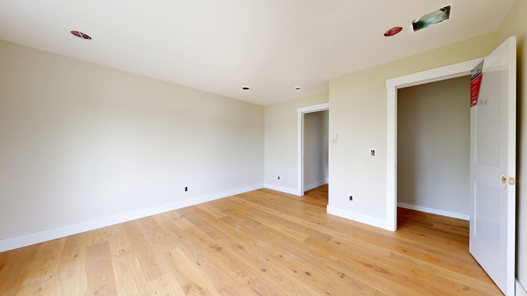 Worcester, Massachusetts, 01606, United States, 2 Bedrooms Bedrooms, ,2 BathroomsBathrooms,Residential,For Sale,1876220
