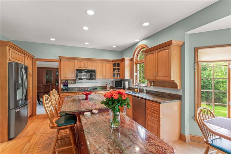 Venetia, Pennsylvania, 15367, United States, 4 Bedrooms Bedrooms, ,5 BathroomsBathrooms,Residential,For Sale,1872304