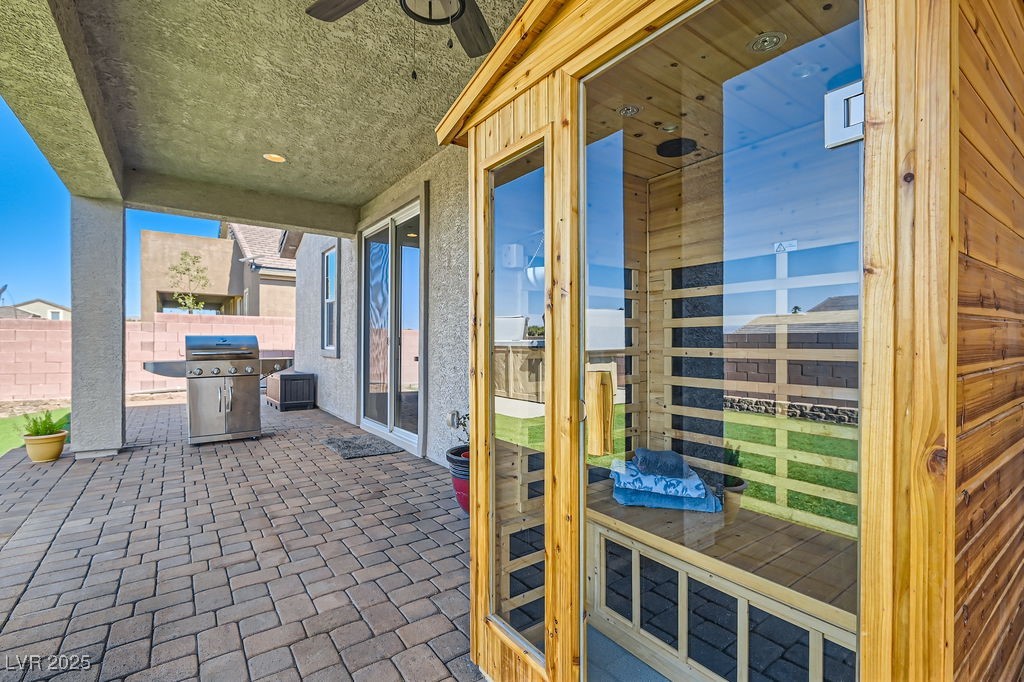 Henderson, Nevada, 89015, United States, 6 Bedrooms Bedrooms, ,1 BathroomBathrooms,Residential,For Sale,1986508