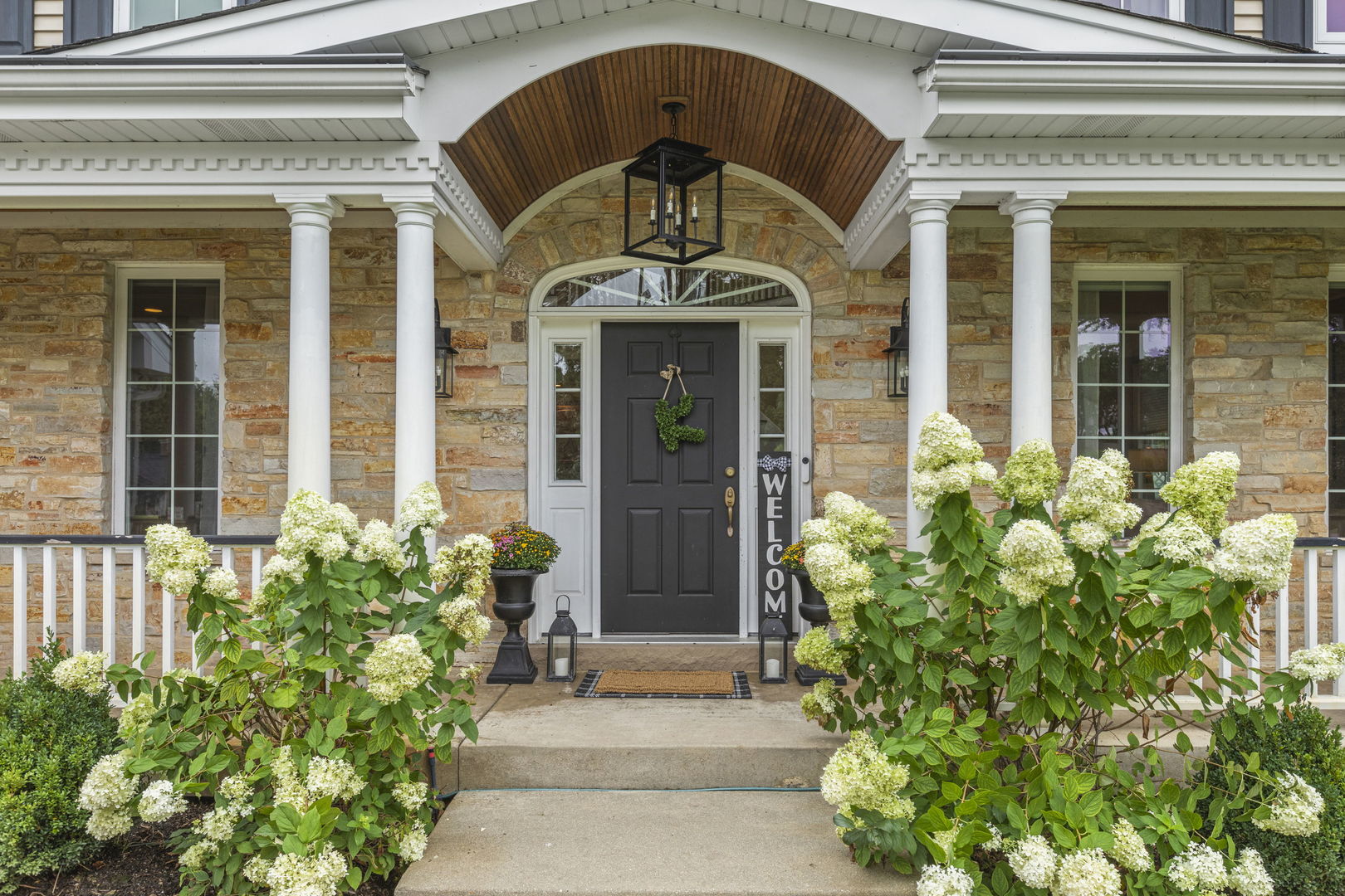 Prospect Heights, Illinois, 60070, United States, 4 Bedrooms Bedrooms, ,4 BathroomsBathrooms,Residential,For Sale,1940157