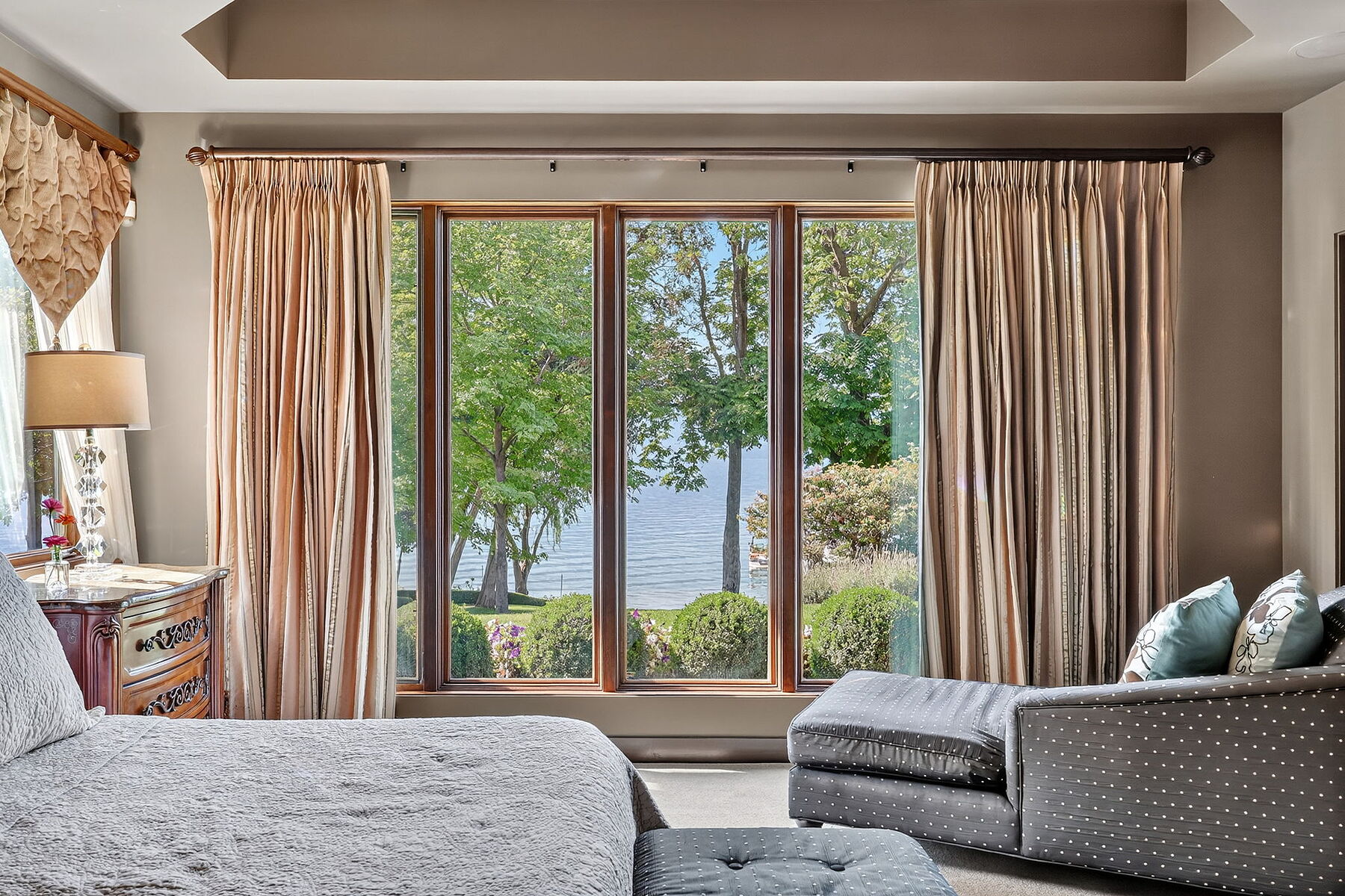  Distinguished Lakefront Estate - 物件實景