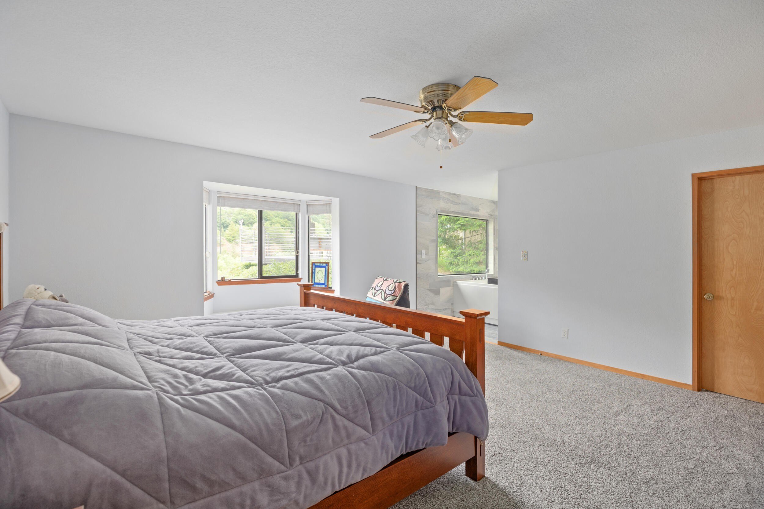 Grants Pass, Oregon, 97527, United States, 3 Bedrooms Bedrooms, ,3 BathroomsBathrooms,Residential,For Sale,1822817