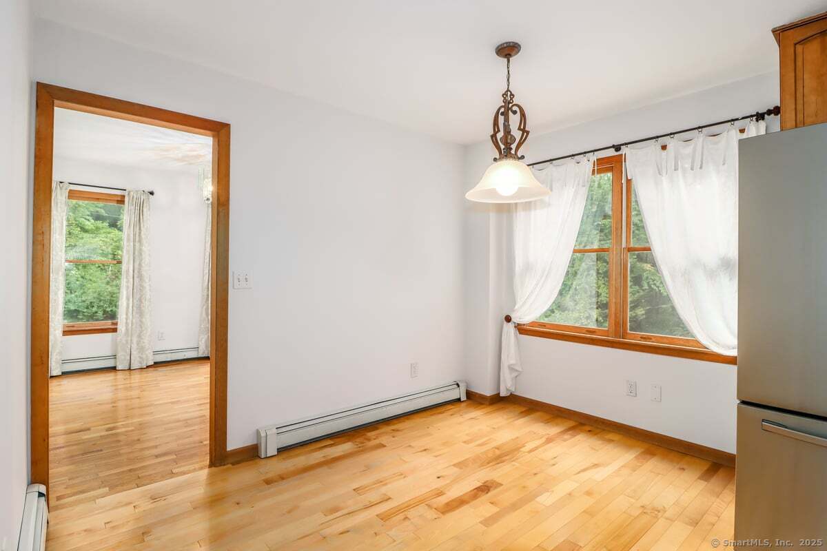 New Milford, Connecticut, 06776, United States, 3 Bedrooms Bedrooms, ,3 BathroomsBathrooms,Residential,For Sale,1958053