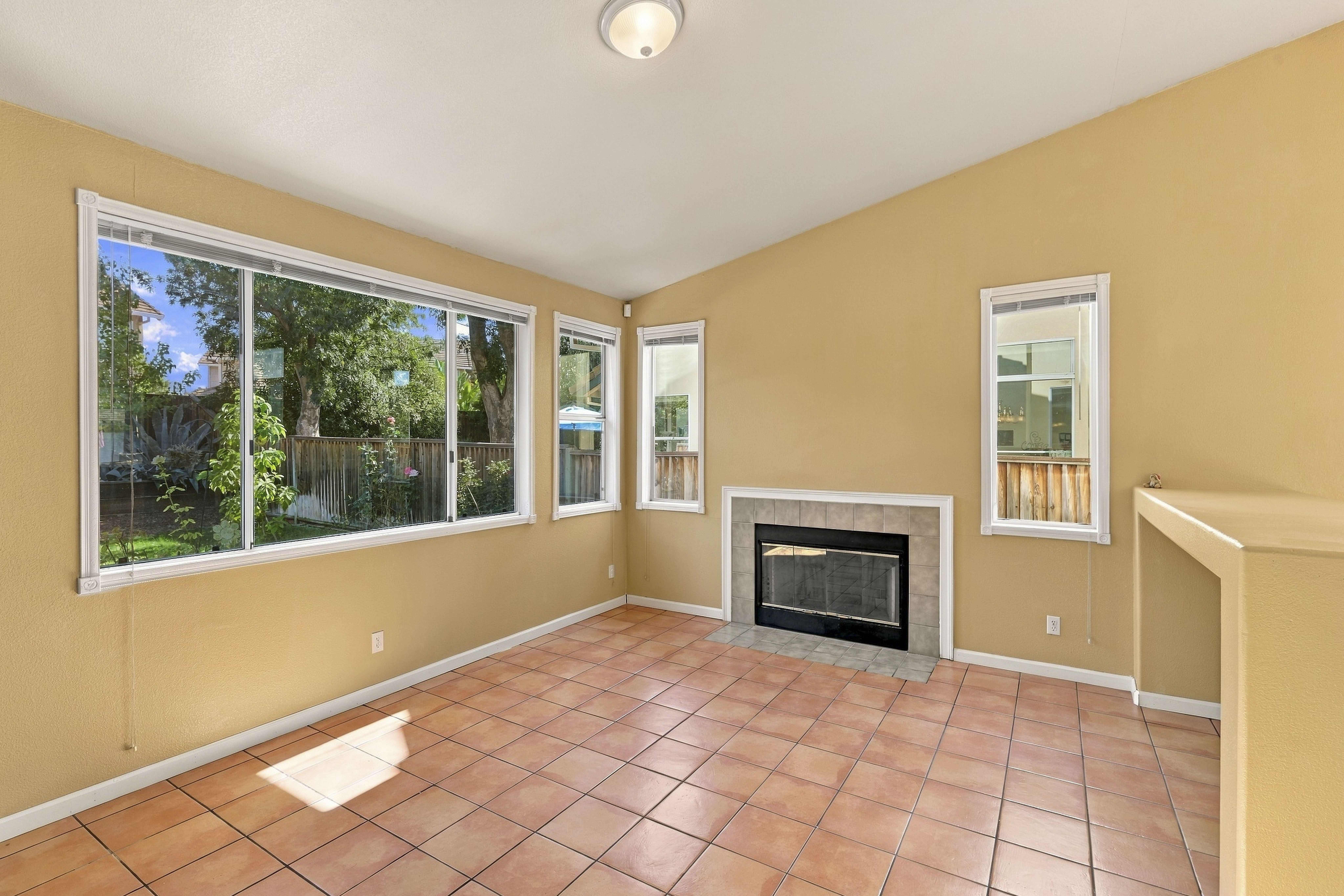  Move-In-Ready Home in Antioch - 物件實景