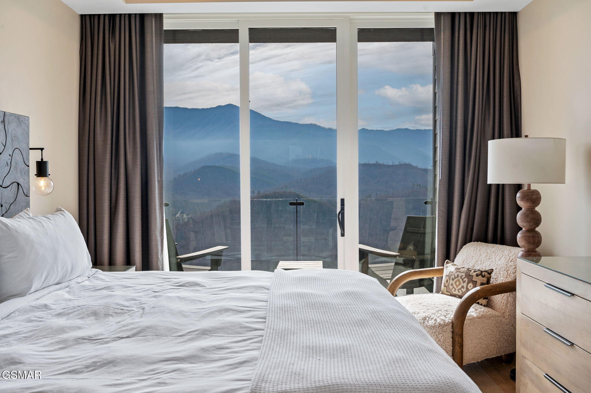 Gatlinburg, Tennessee, 37738, United States, 3 Bedrooms Bedrooms, ,4 BathroomsBathrooms,Residential,For Sale,1977552
