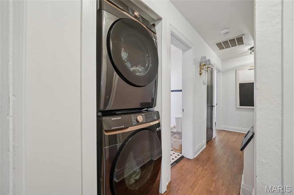 Kirkwood, Missouri, 63122, United States, 3 Bedrooms Bedrooms, ,4 BathroomsBathrooms,Residential,For Sale,2002227