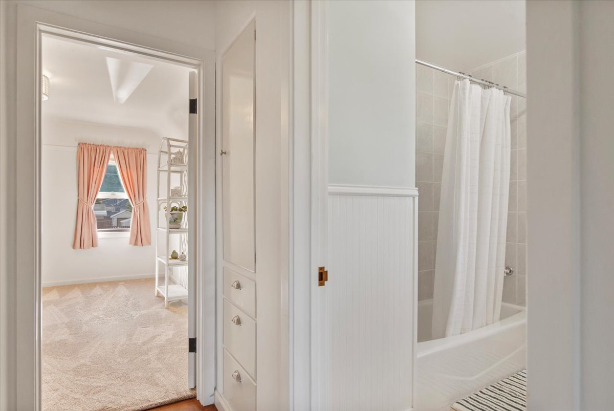 Lompoc, California, 93436, United States, 4 Bedrooms Bedrooms, ,1 BathroomBathrooms,Residential,For Sale,2002013