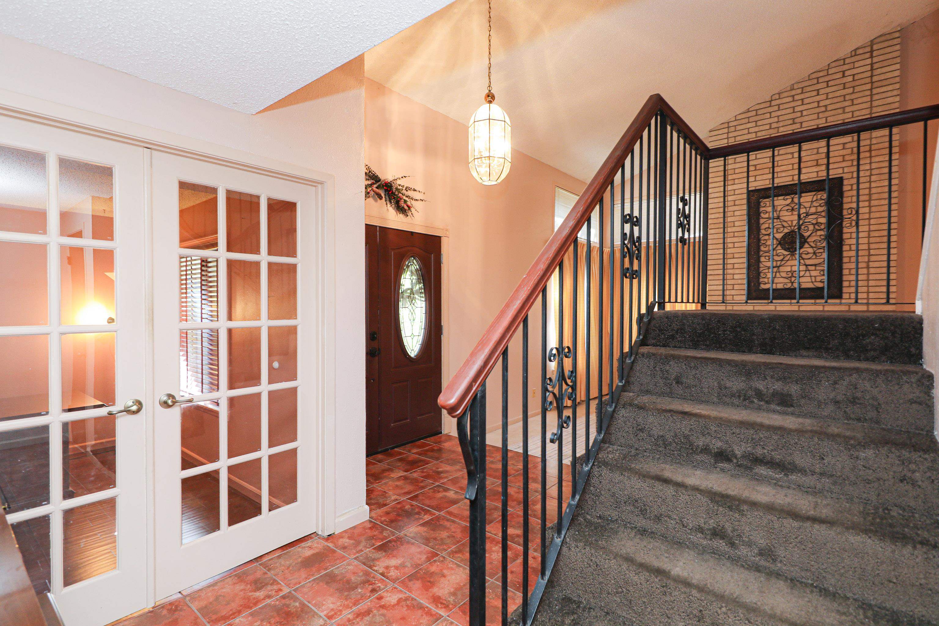 LAREDO, Texas, 78041, United States, 5 Bedrooms Bedrooms, ,3 BathroomsBathrooms,Residential,For Sale,1967607