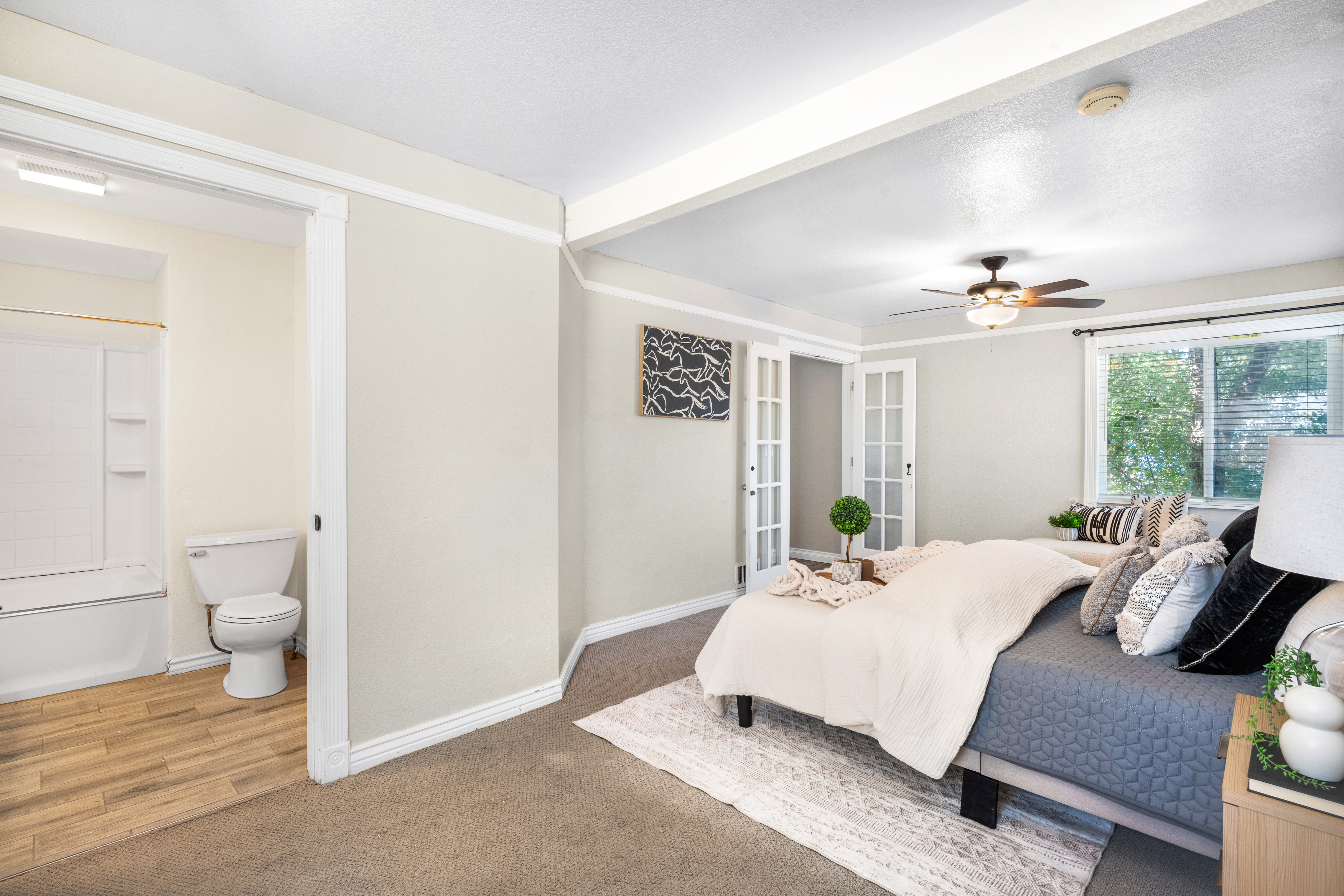  5 Bedroom Home Just Steps From Huston Lake Park - 物件實景