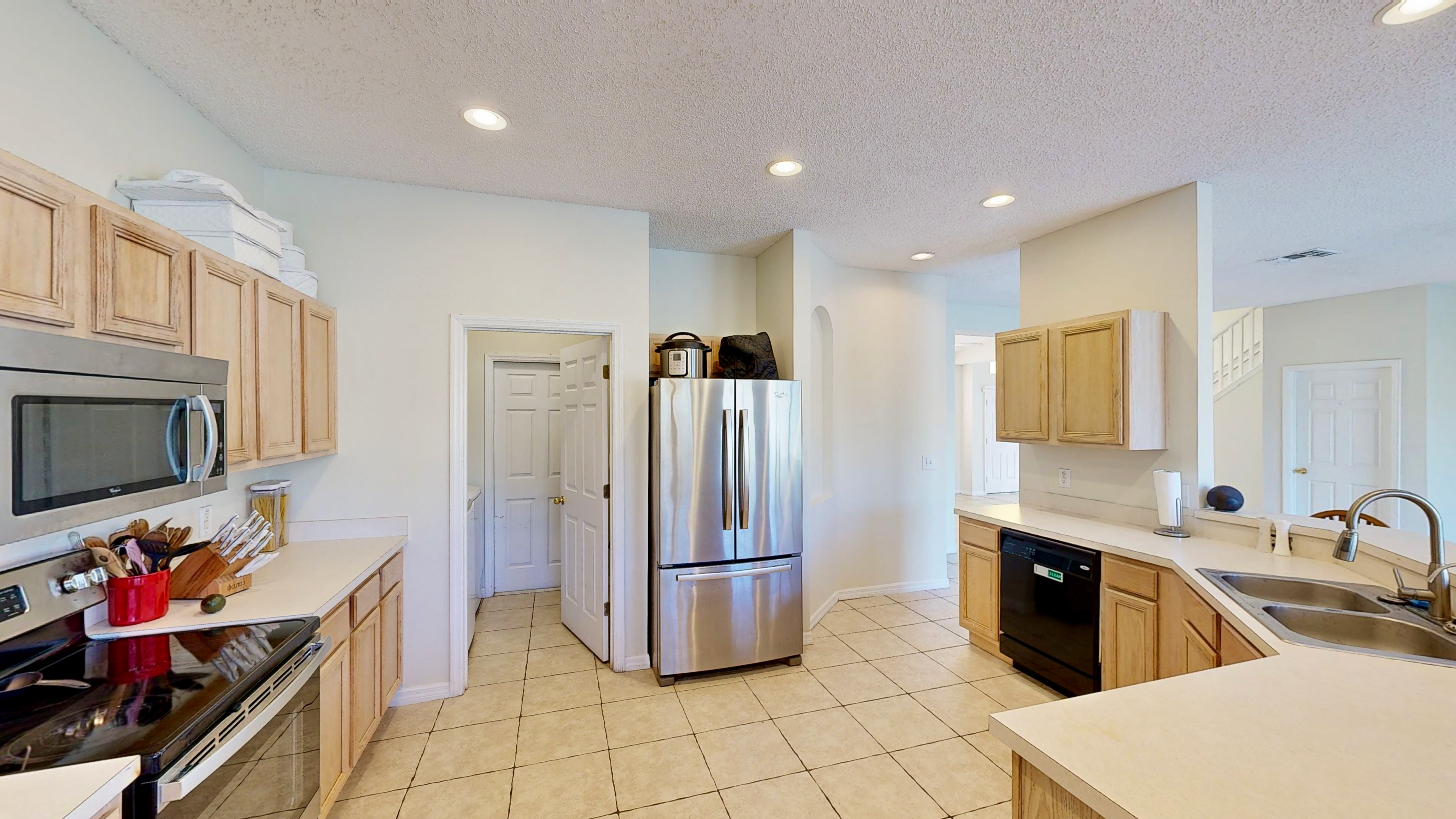 KISSIMMEE, Florida, 34747, United States, 7 Bedrooms Bedrooms, ,6 BathroomsBathrooms,Residential,For Sale,1878107
