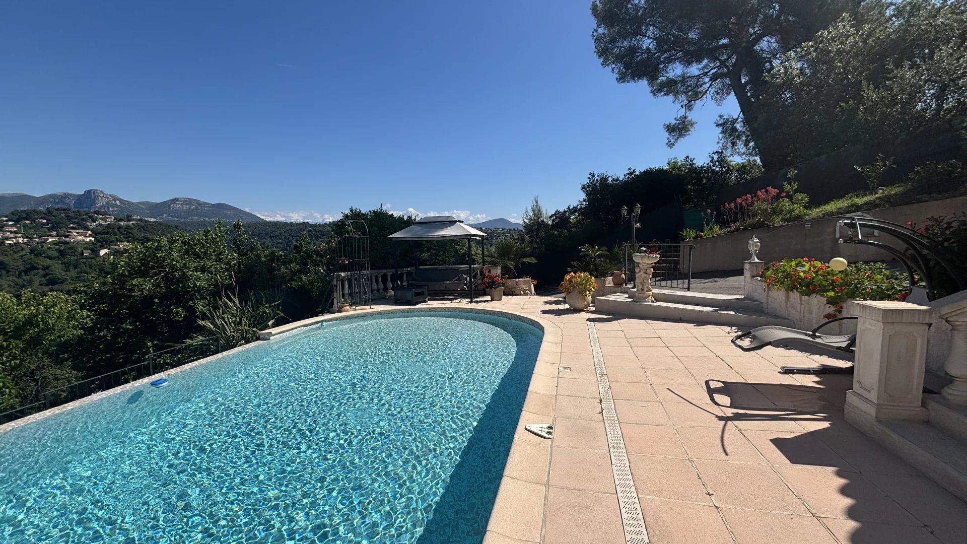 Saint-Paul-de-Vence, Provence-Alpes-Côte d’Azur, 06570, FR, 6 Bedrooms Bedrooms, ,Residential,For Sale,1817530