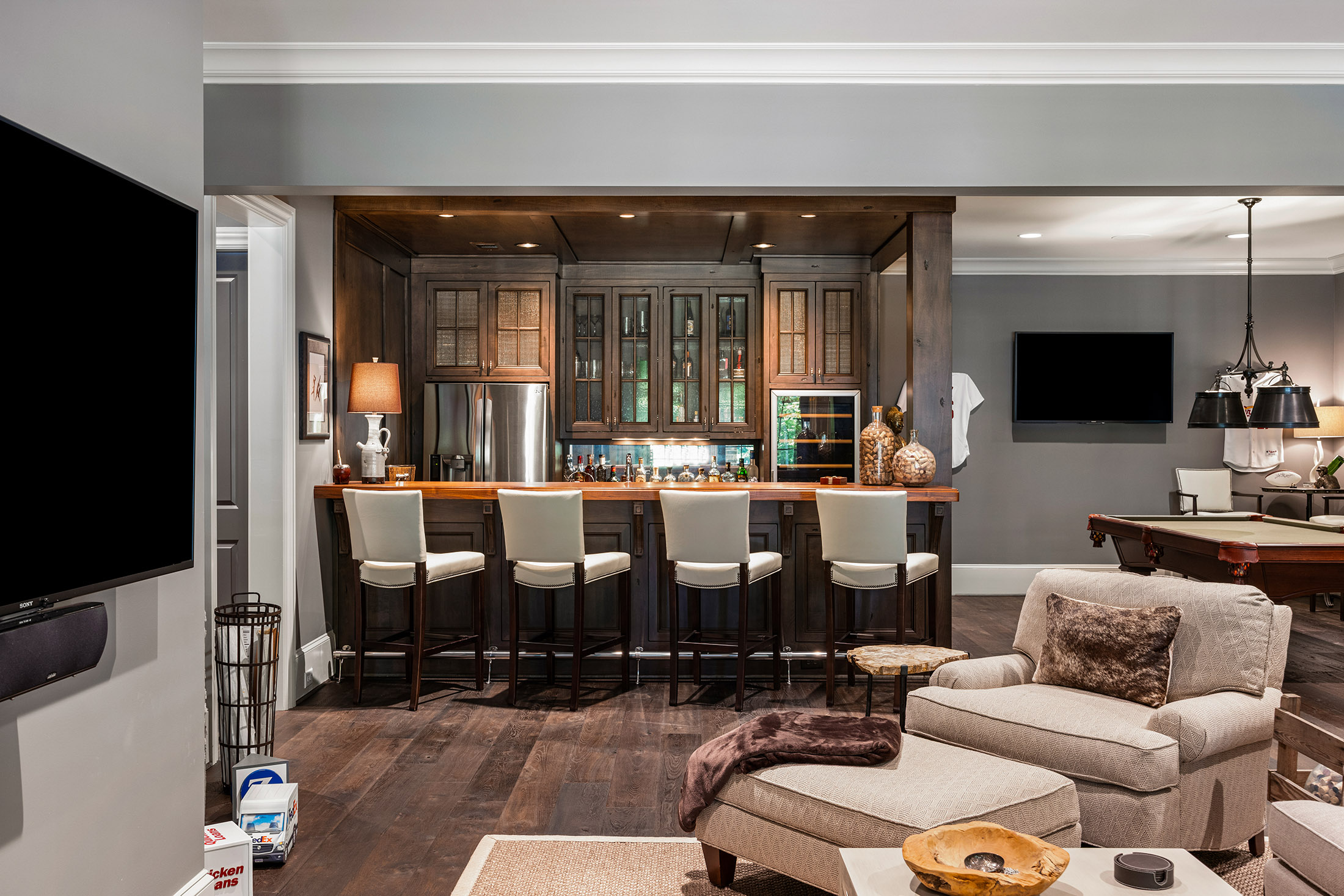  Buckhead Estate Pairs Architectural Presence with Richly Layered Interiors - 物件實景