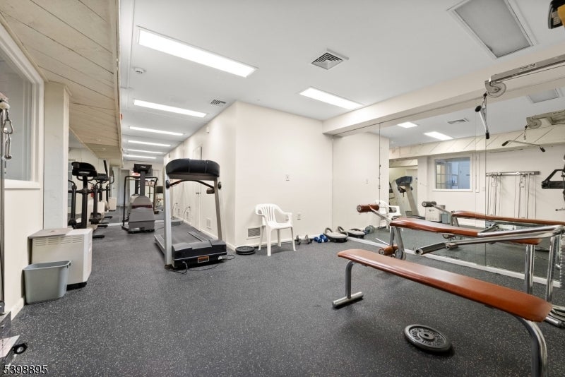 West Orange Twp., New Jersey, 07052, United States, 3 Bedrooms Bedrooms, ,3 BathroomsBathrooms,Residential,For Sale,2002469