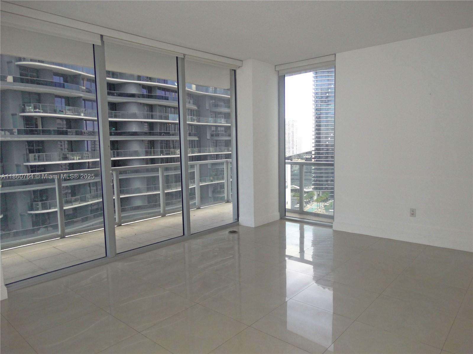 Miami, Florida, 33131, United States, 2 Bedrooms Bedrooms, ,3 BathroomsBathrooms,Residential,For Sale,1919526