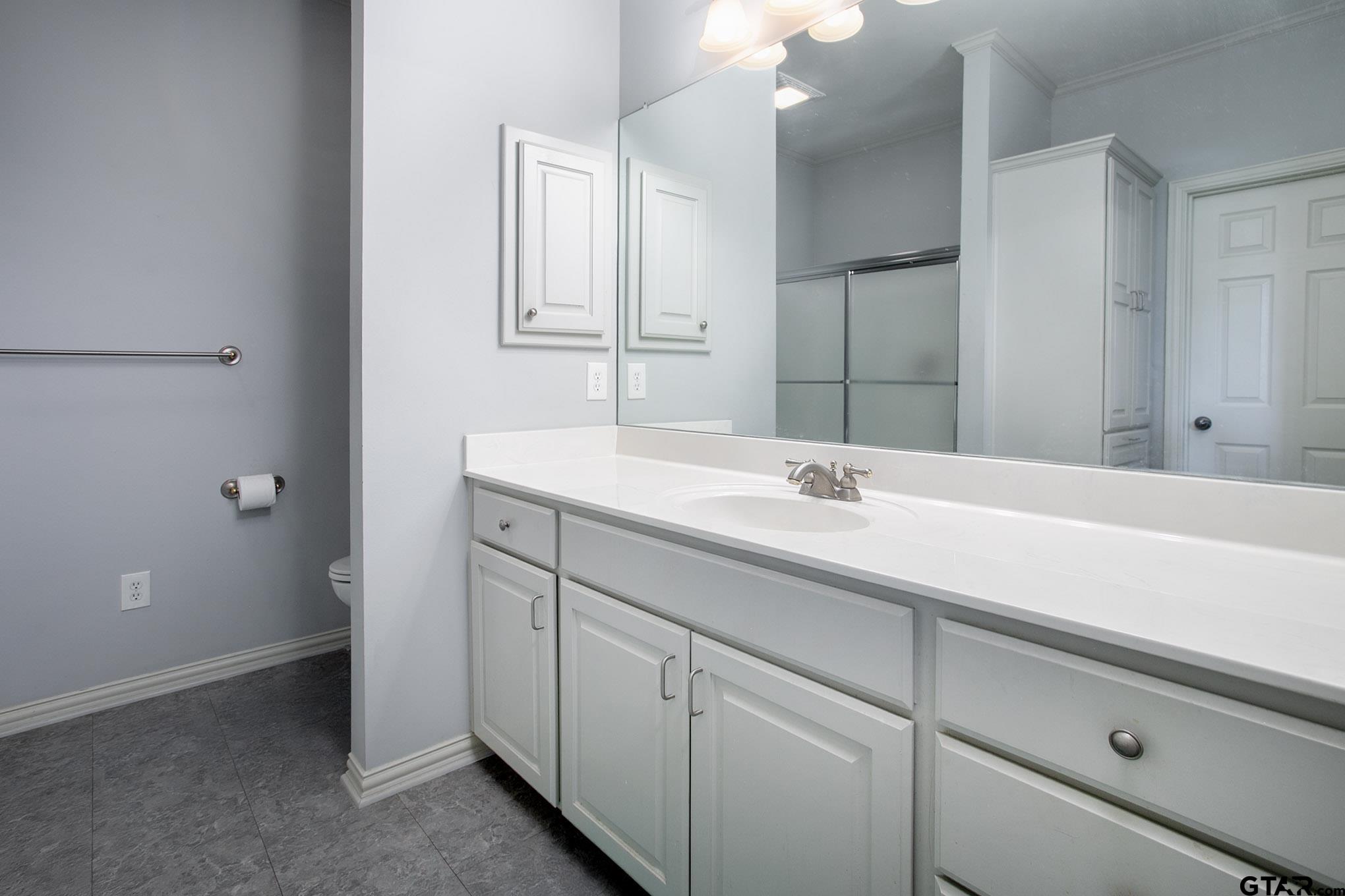 Flint, Texas, 75762, United States, 4 Bedrooms Bedrooms, ,4 BathroomsBathrooms,Residential,For Sale,1817610