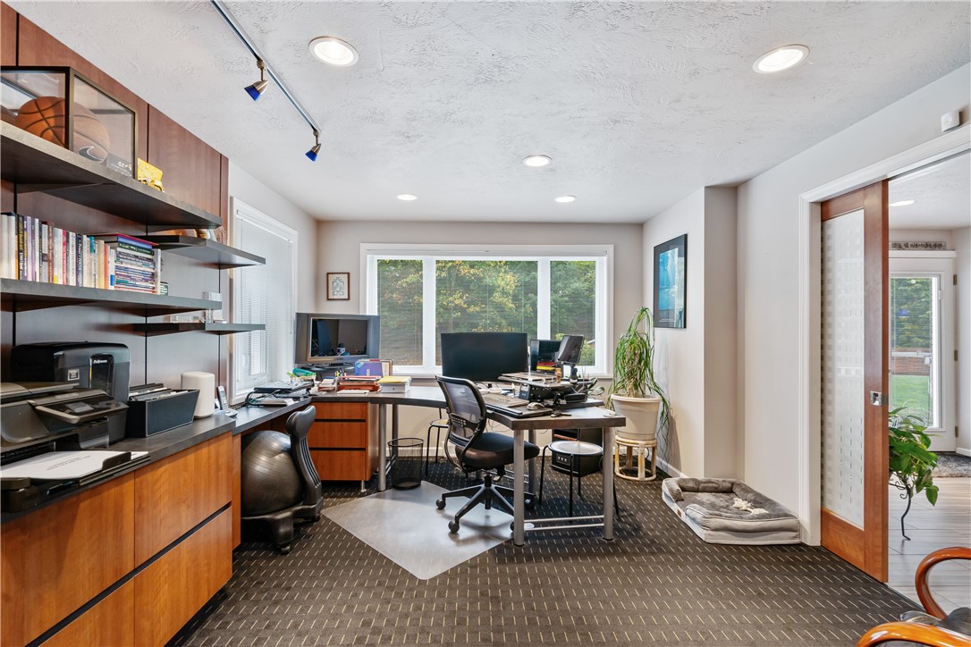 North Strabane, Pennsylvania, 15317, United States, 3 Bedrooms Bedrooms, ,3 BathroomsBathrooms,Residential,For Sale,1882986