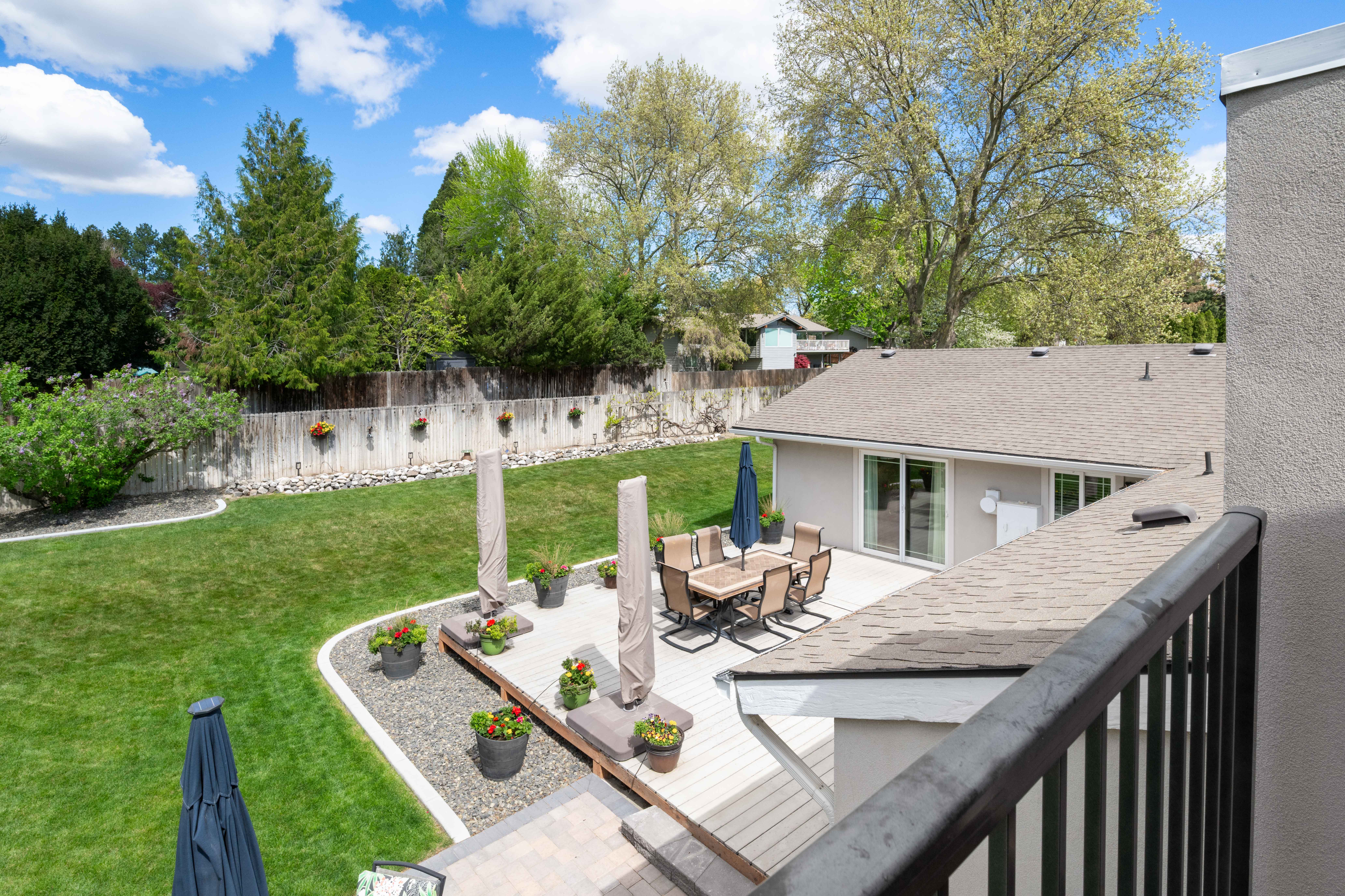  ROOM FOR SHOP/ POOL. IMMACULATELY CARED FOR HOME - 物件實景