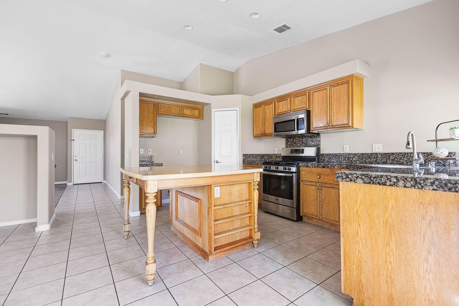La Quinta, California, 92253, United States, 4 Bedrooms Bedrooms, ,2 BathroomsBathrooms,Residential,For Sale,1921262
