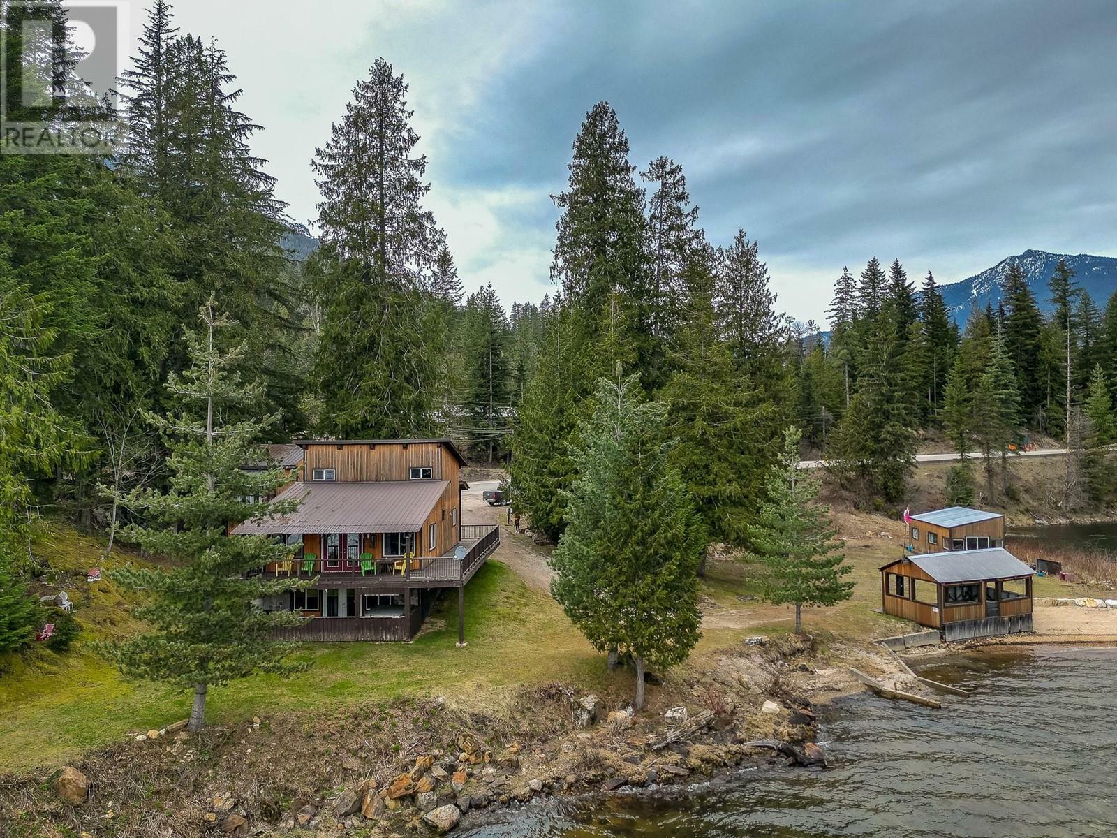 REVELSTOKE, British Columbia, V0E 2S0, CA, 4 Bedrooms Bedrooms, ,2 BathroomsBathrooms,Residential,For Sale,1838033