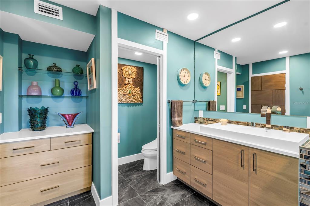 St Petersburg, Florida, 33704, United States, 4 Bedrooms Bedrooms, ,4 BathroomsBathrooms,Residential,For Sale,1991901