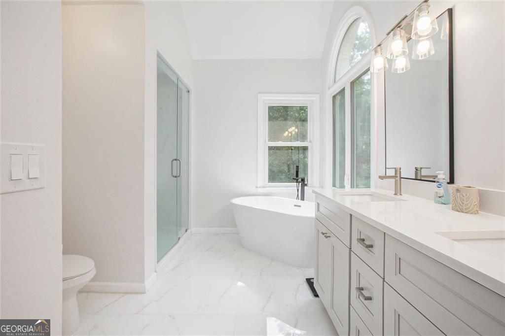 Buford, Georgia, 30518, United States, 5 Bedrooms Bedrooms, ,4 BathroomsBathrooms,Residential,For Sale,1959901