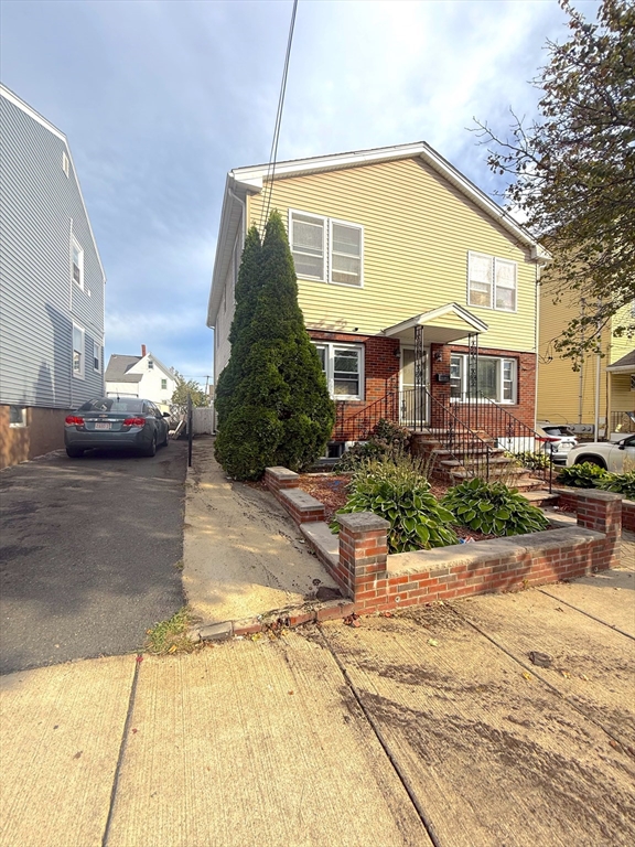 Everett, Massachusetts, 02149, United States, 6 Bedrooms Bedrooms, ,4 BathroomsBathrooms,Residential,For Sale,1938376