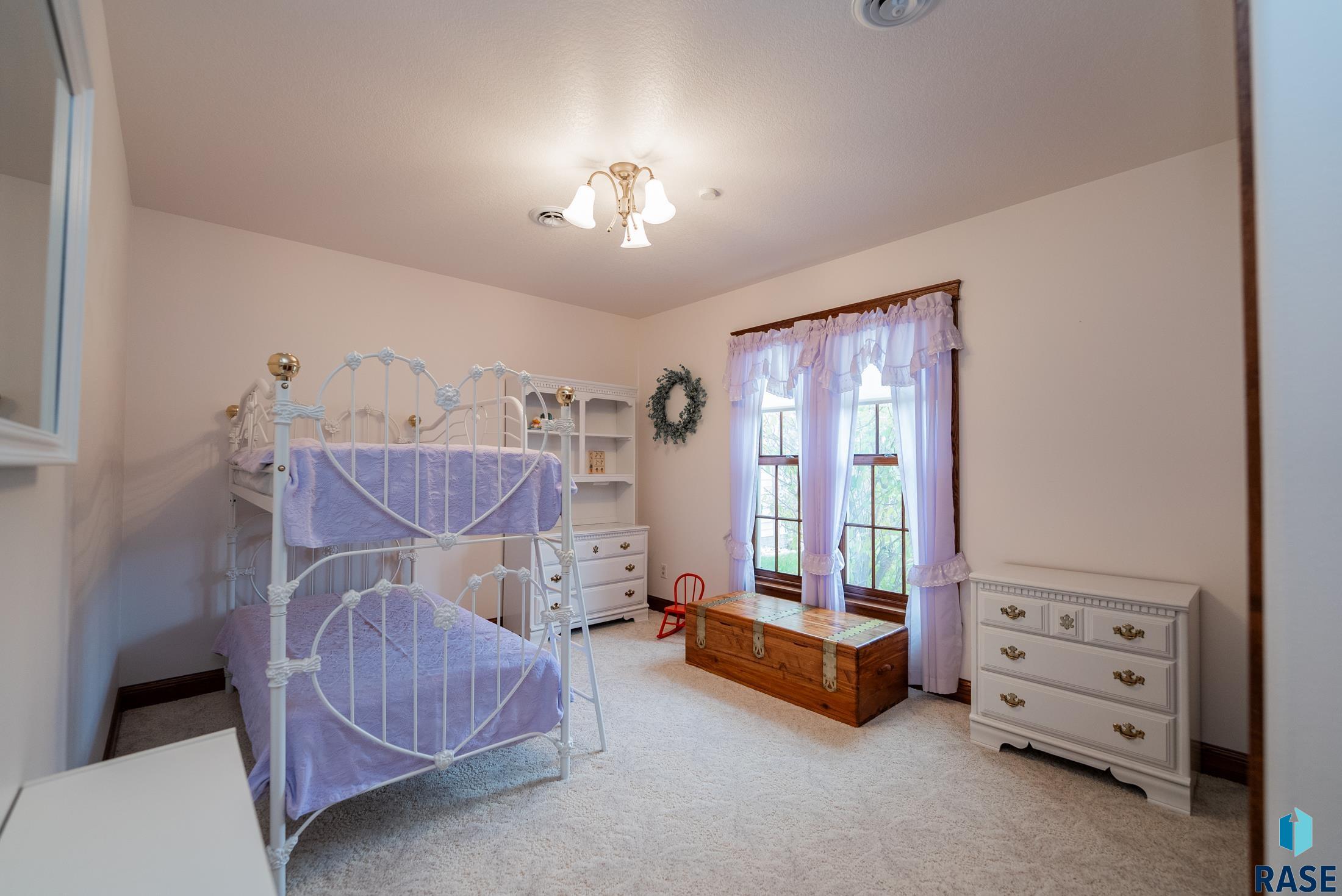 Yankton, South Dakota, 57078, United States, 6 Bedrooms Bedrooms, ,4 BathroomsBathrooms,Residential,For Sale,1975294