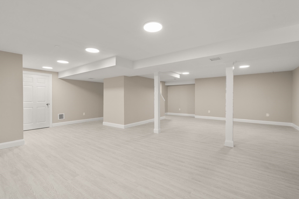 East Longmeadow, Massachusetts, 01028, United States, 4 Bedrooms Bedrooms, ,3 BathroomsBathrooms,Residential,For Sale,1986276