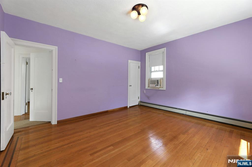 Leonia, New Jersey, 07605, United States, 5 Bedrooms Bedrooms, ,4 BathroomsBathrooms,Residential,For Sale,1934270