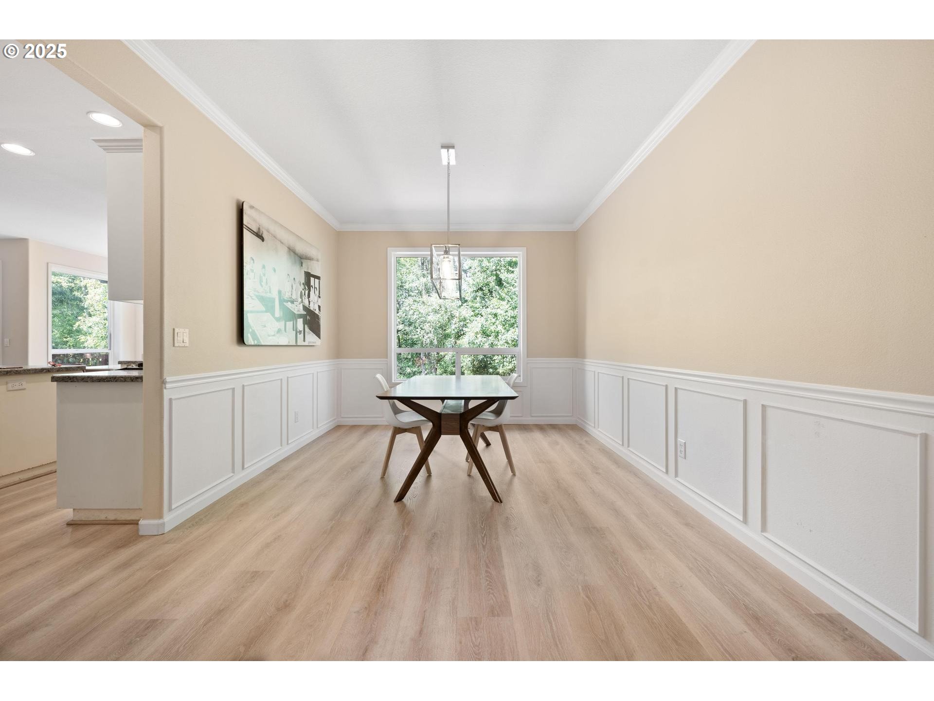 Portland, Oregon, 97219, United States, 4 Bedrooms Bedrooms, ,2 BathroomsBathrooms,Residential,For Sale,1917985