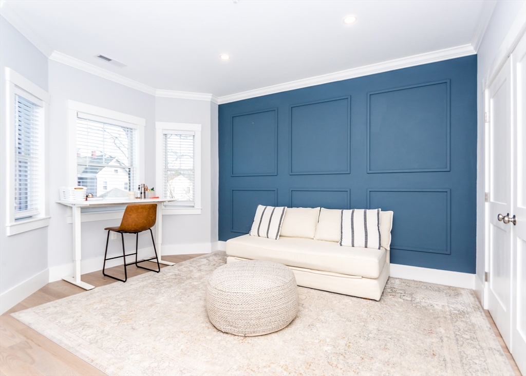 Waltham, Massachusetts, 02453, United States, 3 Bedrooms Bedrooms, ,4 BathroomsBathrooms,Residential,For Sale,1786216