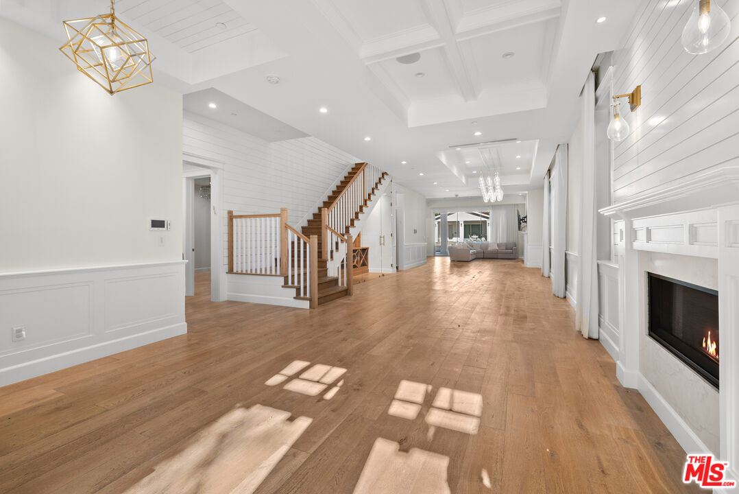 Valley Village, California, 91607, United States, 7 Bedrooms Bedrooms, ,8 BathroomsBathrooms,Residential,For Sale,1997303