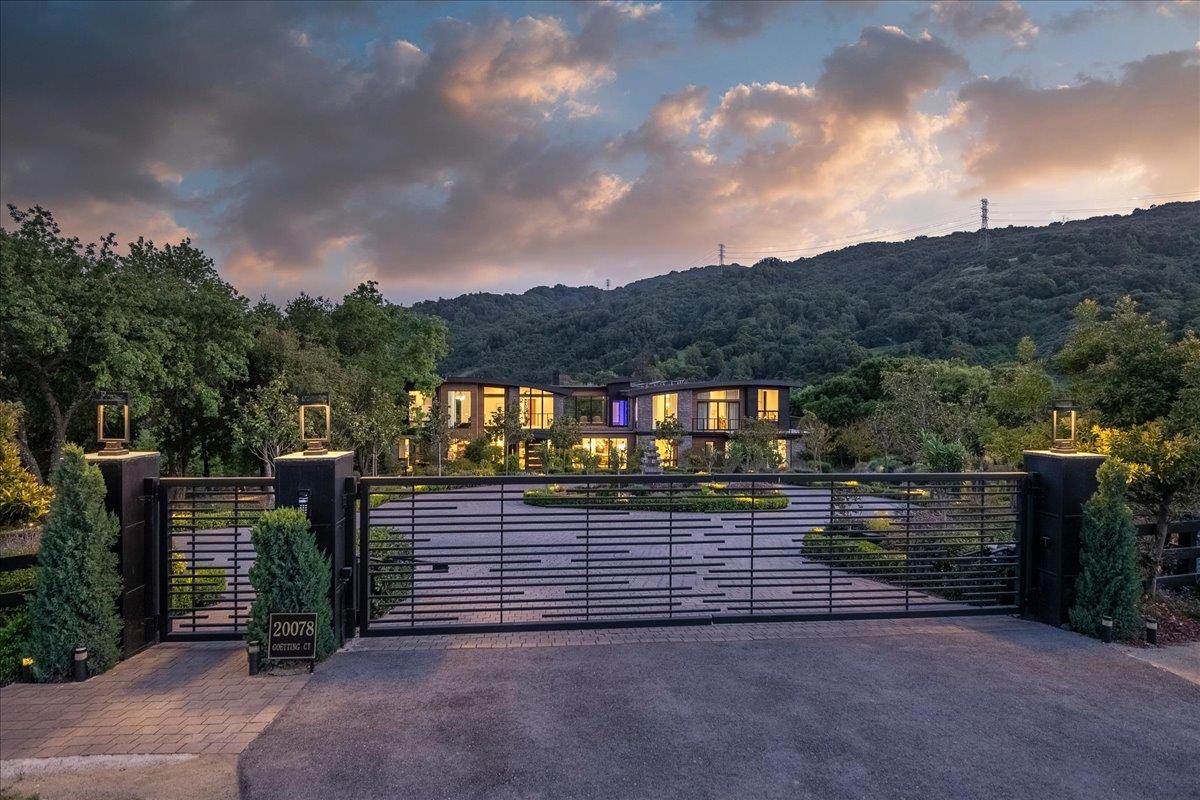 Saratoga, California, 95070, United States, 6 Bedrooms Bedrooms, ,11 BathroomsBathrooms,Residential,For Sale,1971416