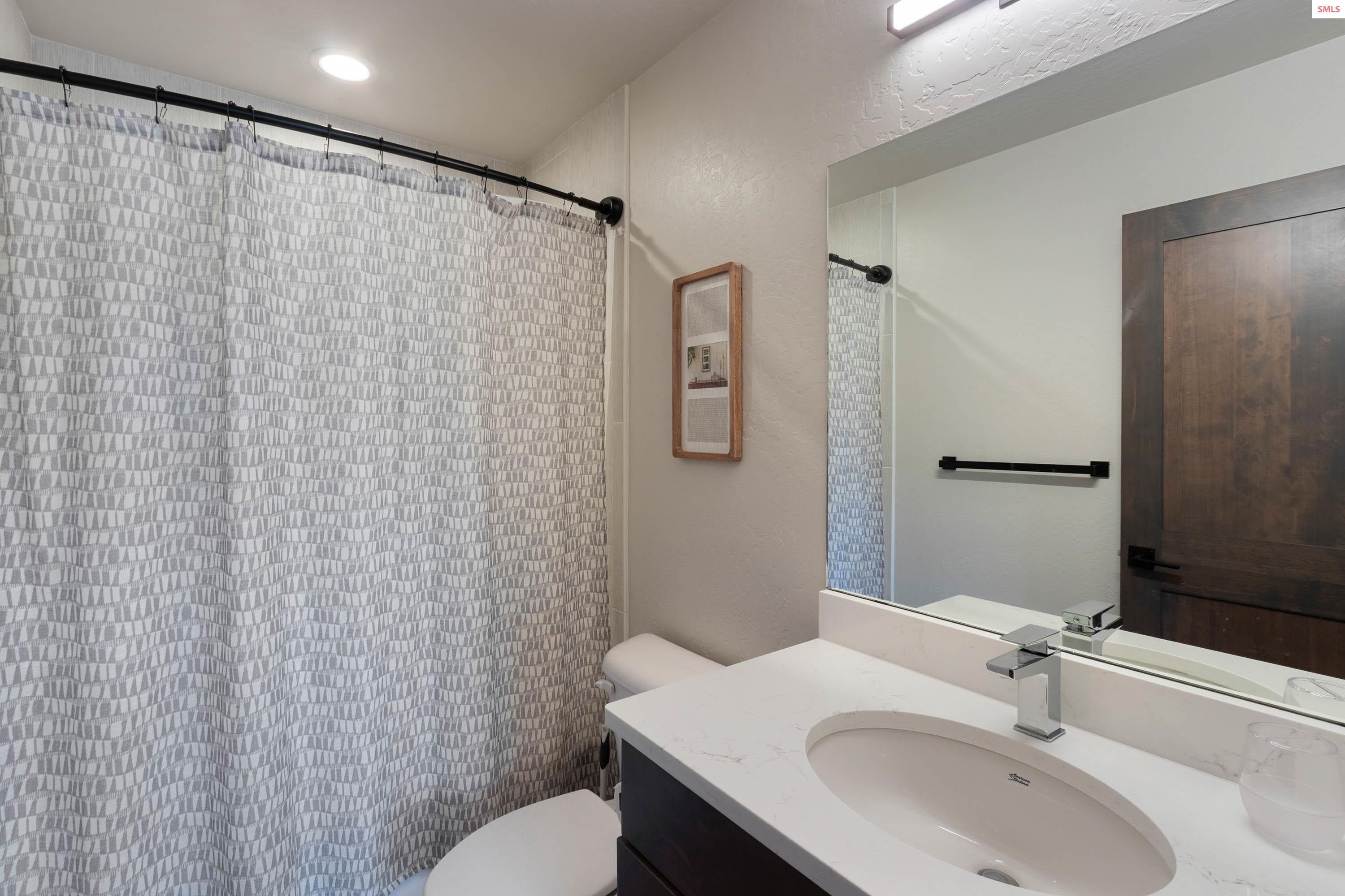 Dover, Idaho, 83825, United States, 3 Bedrooms Bedrooms, ,2 BathroomsBathrooms,Residential,For Sale,2031263