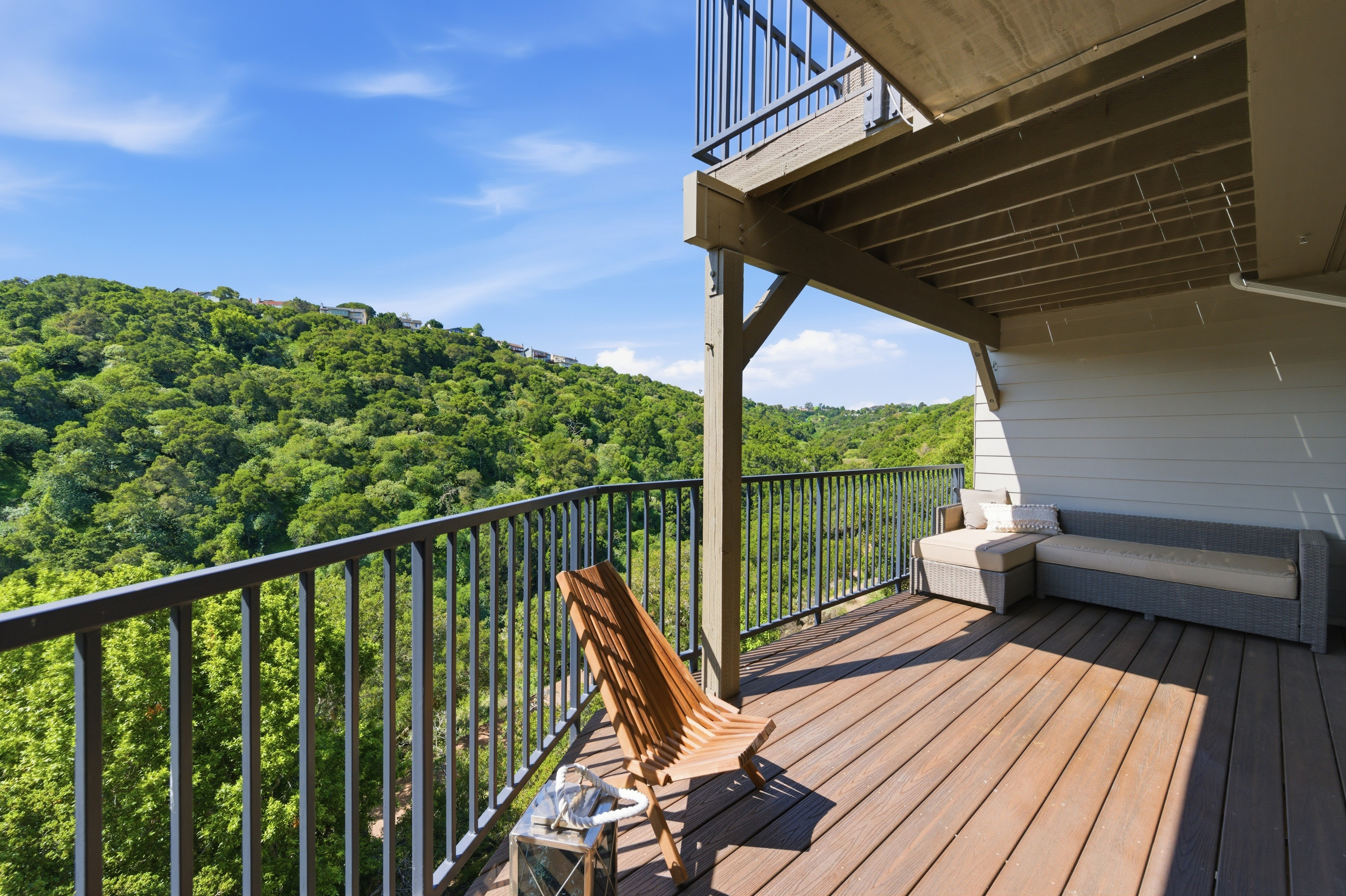  Incredible Canyon Views in Prime Belmont Location - 物件實景