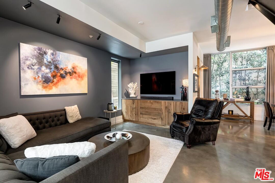 West Hollywood, California, 90069, United States, 2 Bedrooms Bedrooms, ,2 BathroomsBathrooms,Residential,For Sale,1760061