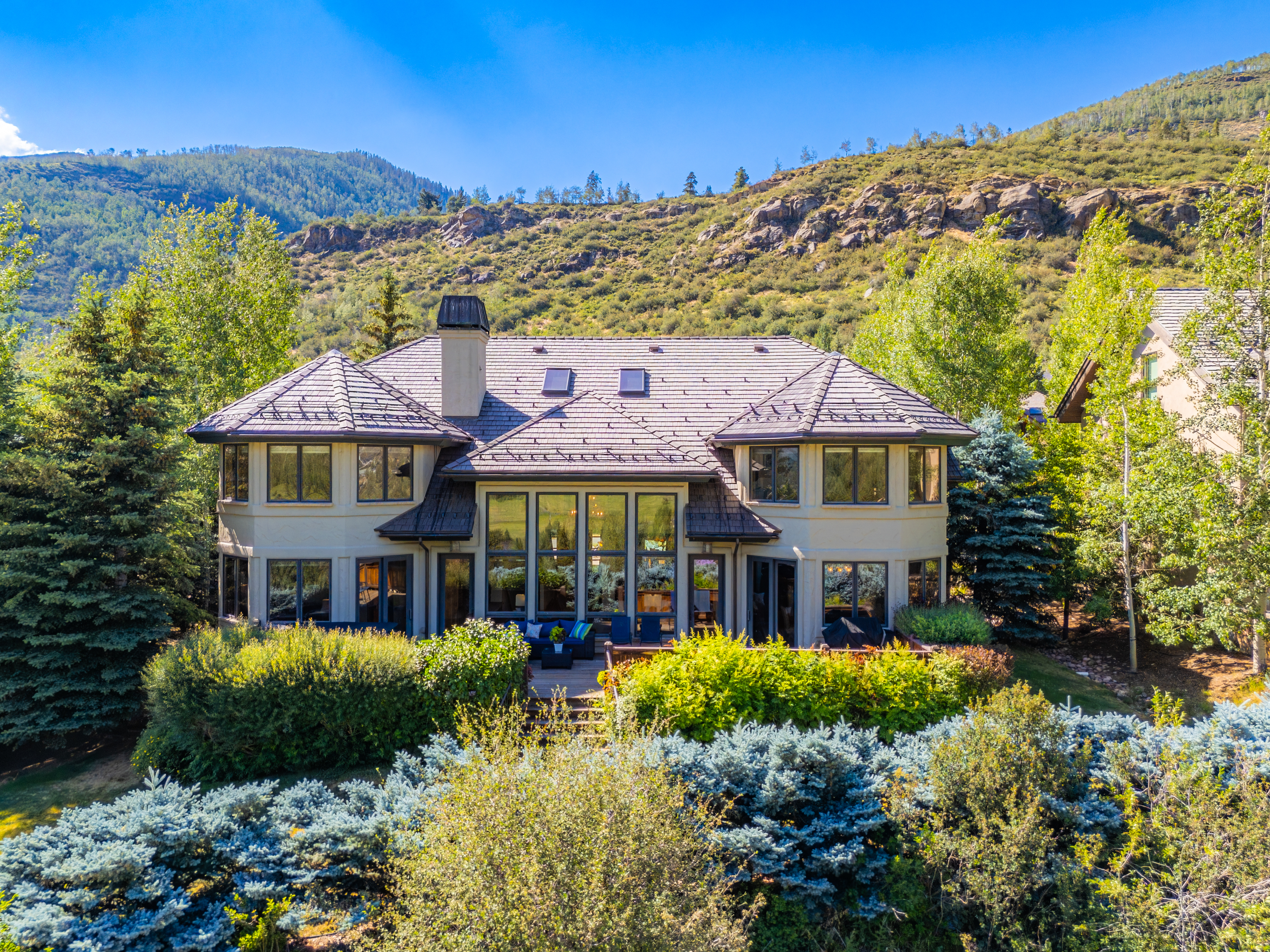  Custom-built, Single-family Home in the Exclusive Grand Traverse Neighborhood - 物件實景