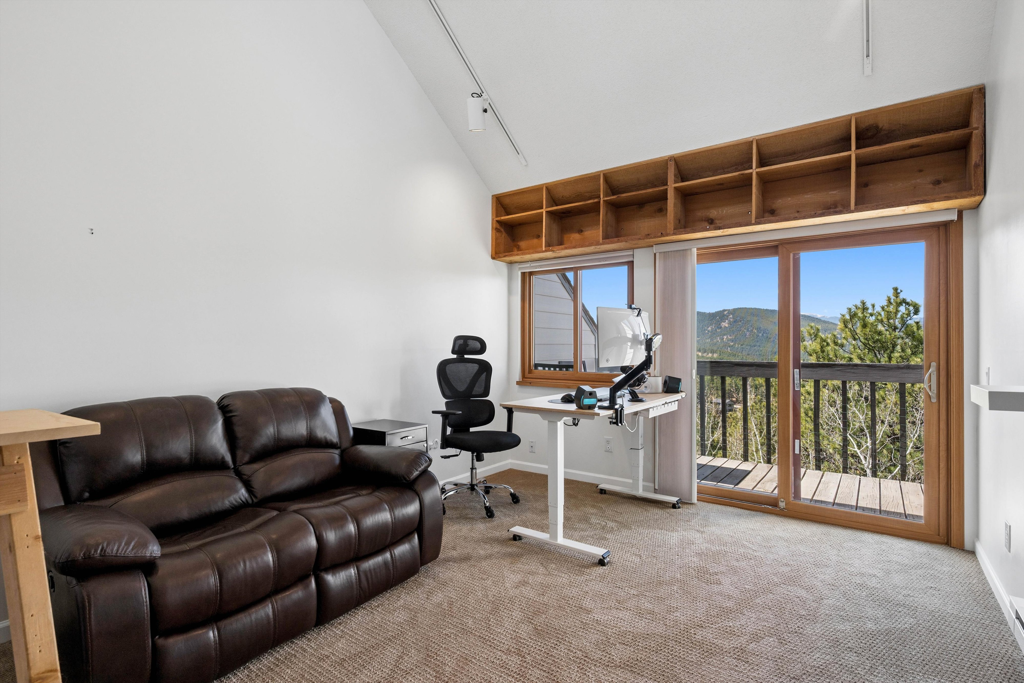  Experience Refined Mid-Century Inspired Mountain Living on 3.37 Acres - 物件實景