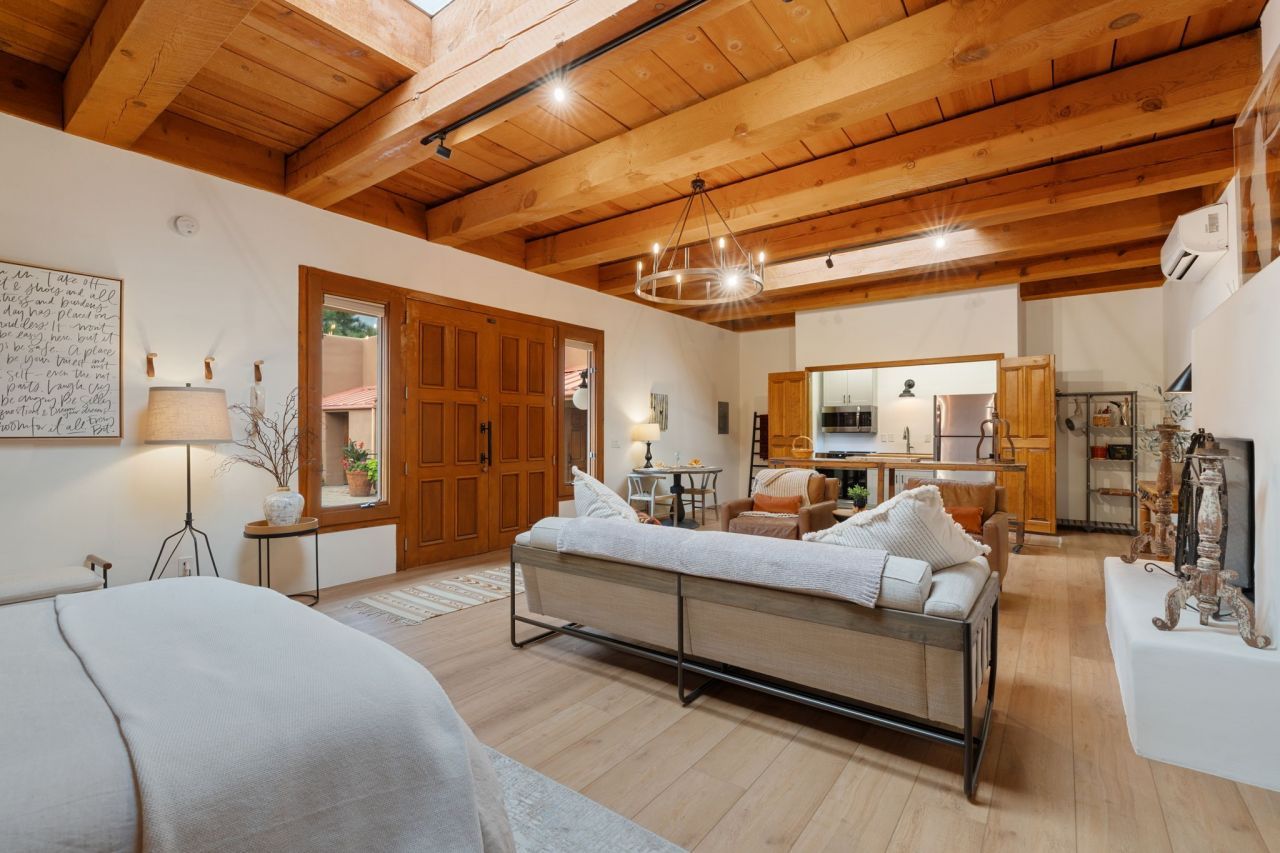 Santa Fe, New Mexico, 87501, United States, ,1 BathroomBathrooms,Residential,For Sale,1926126