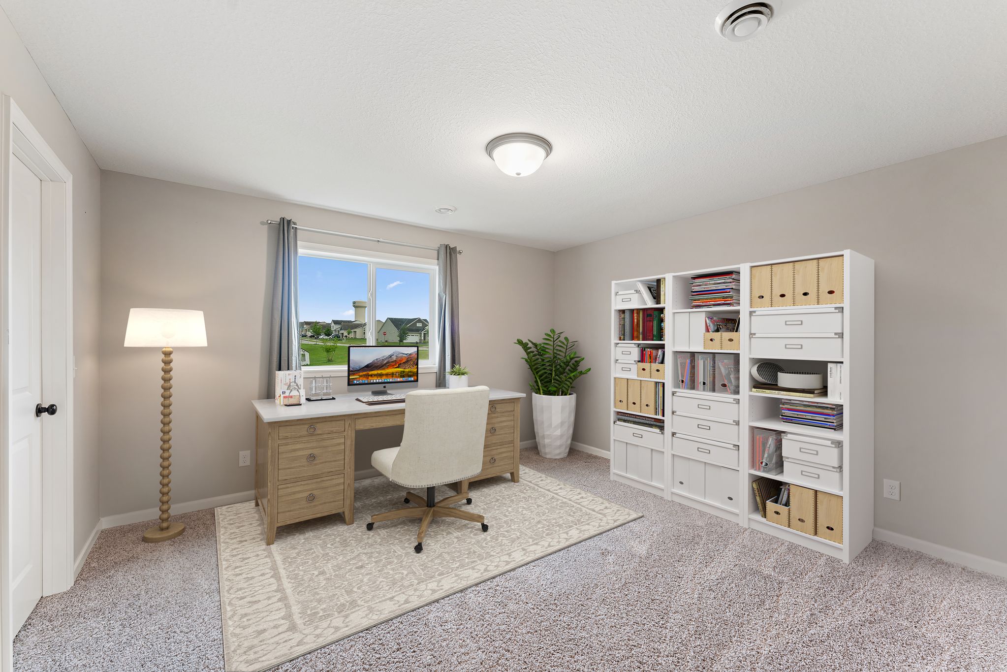  Spacious Walkout Living on a Prime Corner Lot - 物件實景