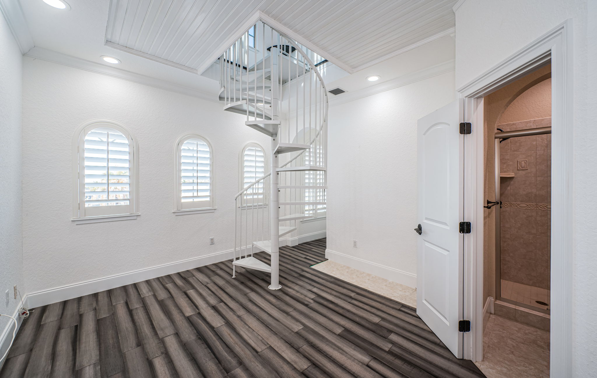 St Petersburg, Florida, 33707, United States, 4 Bedrooms Bedrooms, ,3 BathroomsBathrooms,Residential,For Sale,1992370