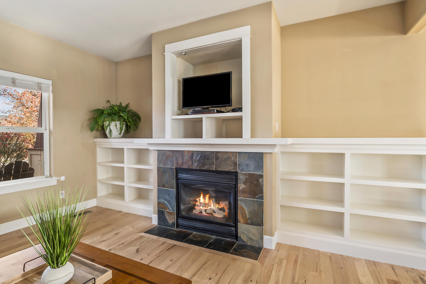 Bend, Oregon, 97702, United States, 4 Bedrooms Bedrooms, ,4 BathroomsBathrooms,Residential,For Sale,1992804